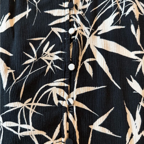 Express Black and White Bamboo Print Top - Picture 2 of 5
